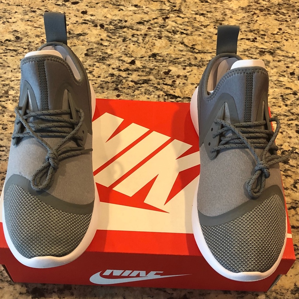 ⭐️NIBMENS NIKE LUNARCHARGE ESSENTIAL-PICS INSIDE⭐️ - Picture 2 of 7